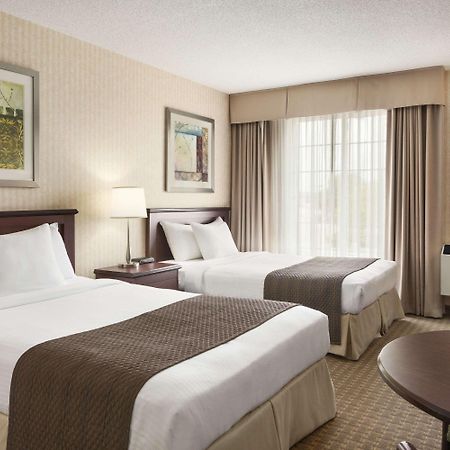 Days Inn By Wyndham Брантфорд Экстерьер фото